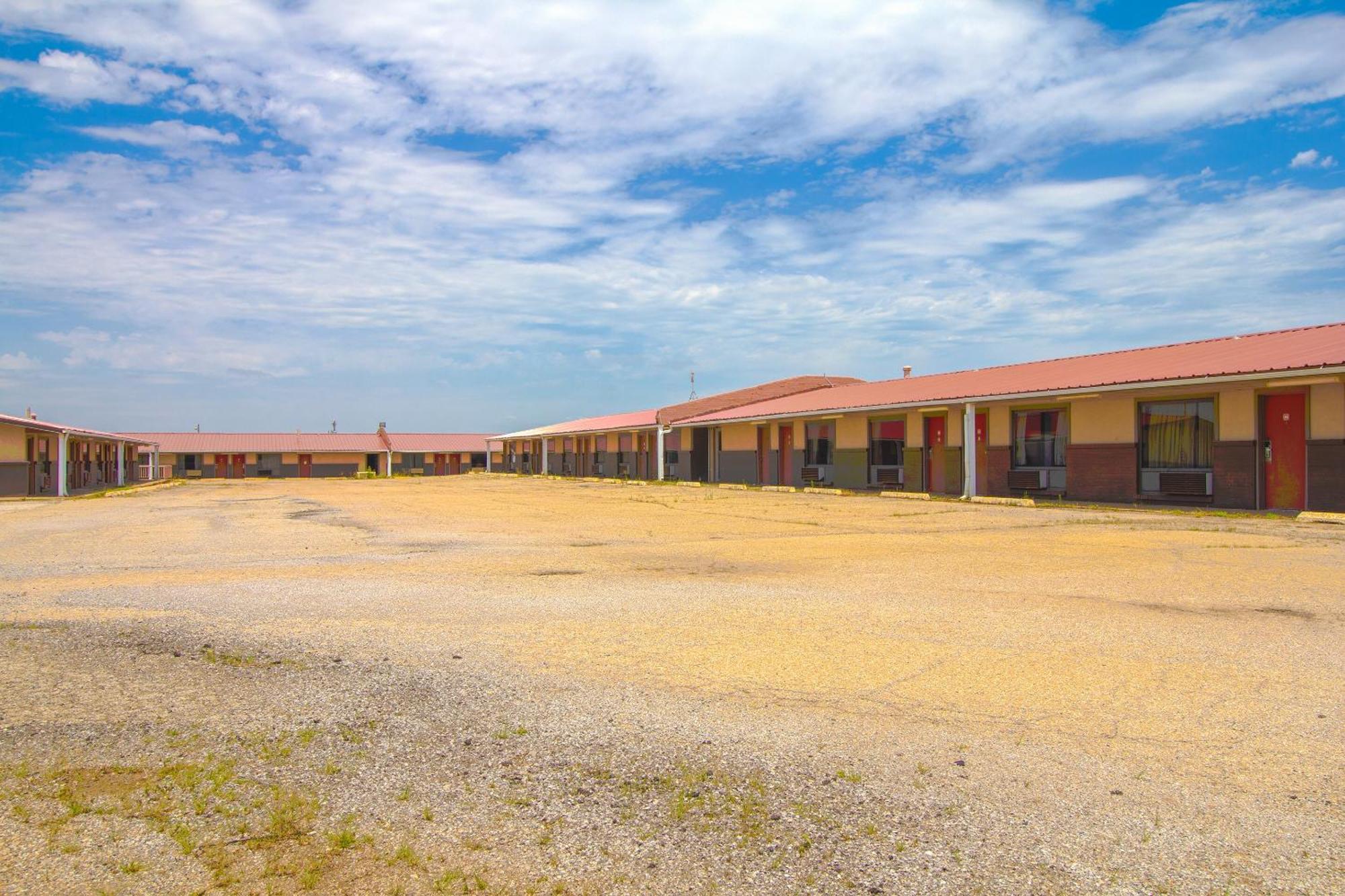 American Best Inn By Oyo I-35 Perry Near Lake Mcmurtry エクステリア 写真