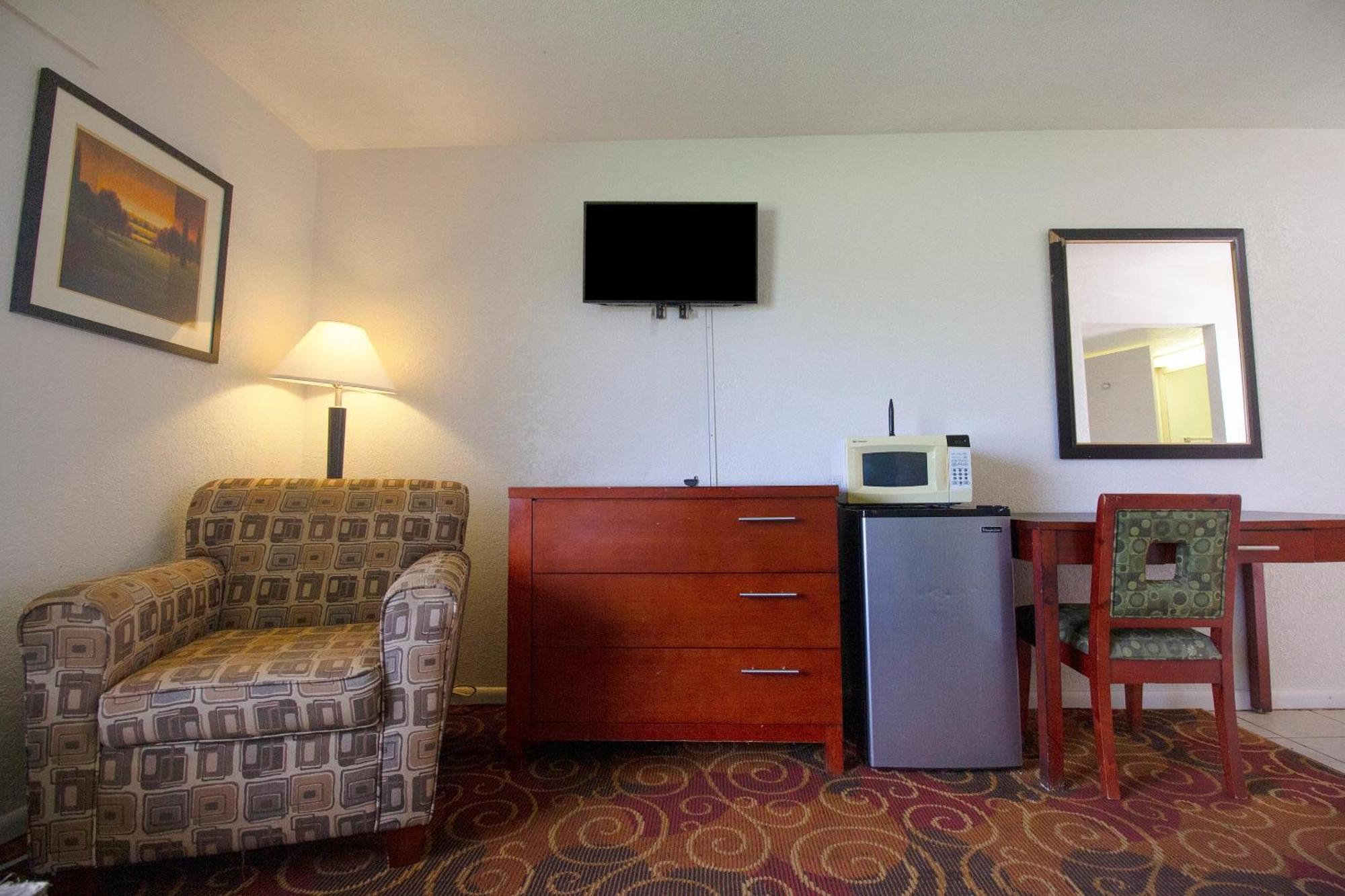 American Best Inn By Oyo I-35 Perry Near Lake Mcmurtry エクステリア 写真